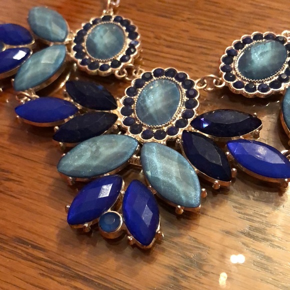 Blue and teal statement necklace - Picture 2 of 3